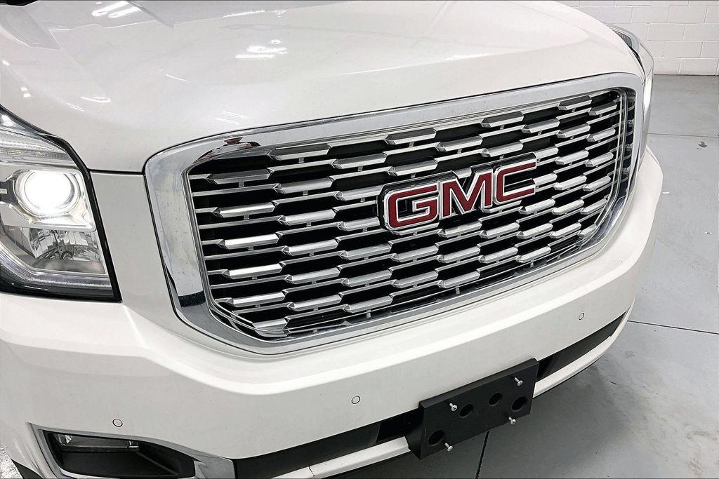 Used 2020 GMC Yukon Denali w/ Open Road Package AWD/4WD image 35