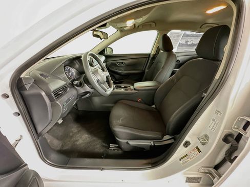 Used 2024 Nissan Sentra S FWD image 13