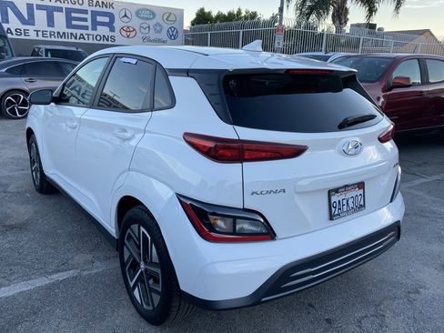 Used 2022 Hyundai Kona SEL w/ Convenience Package image 11