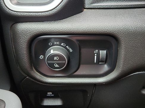 Used 2021 RAM 1500 Big Horn RWD image 18