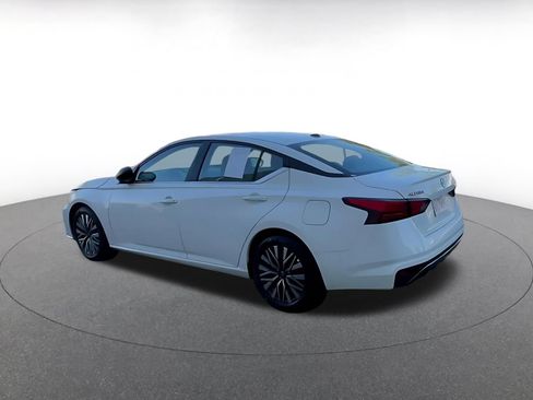 Used 2026 Nissan Altima 2.5 SV FWD image 10