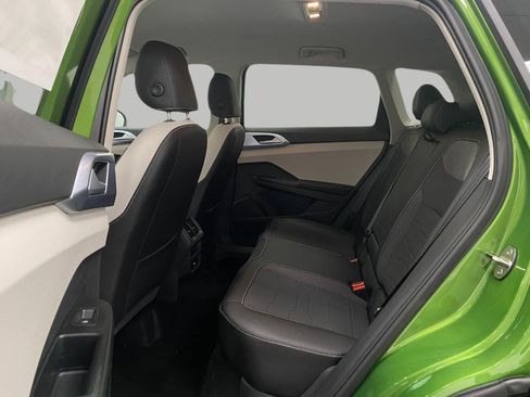 New 2025 Volkswagen Taos SE image 25
