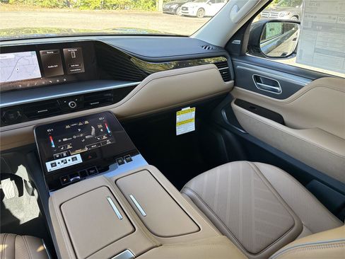 New 2026 INFINITI QX80 Luxe w/ Cargo Package image 18