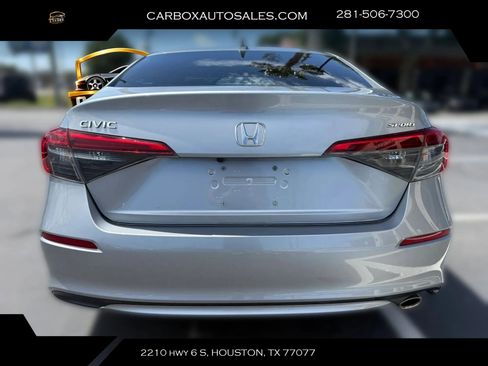 Used 2023 Honda Civic Sport image 4
