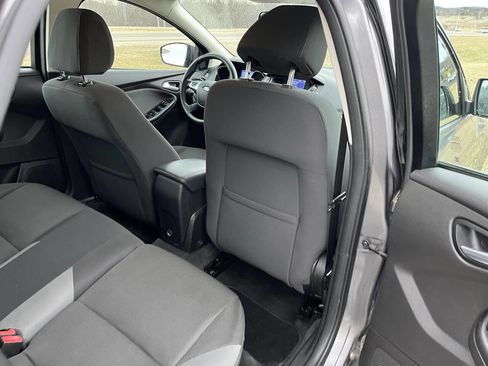 Used 2013 Ford Focus SE FWD image 29