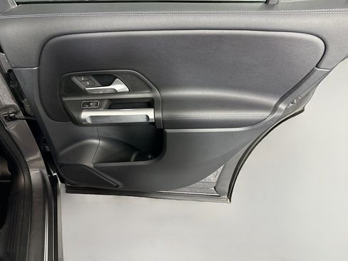 Used 2022 Mercedes-Benz GLB 250 w/ Premium Package Lite image 28