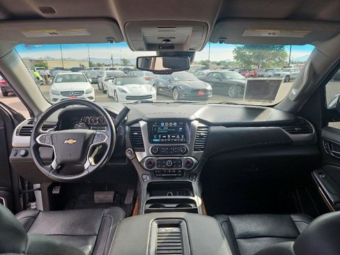 Used 2020 Chevrolet Suburban Premier image 22