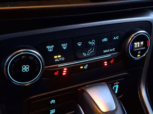 Used 2019 Ford EcoSport SES w/ SES Black Appearance Package image 16