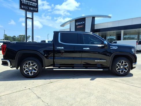 Used 2024 GMC Sierra 1500 SLT w/ SLT Convenience Package AWD/4WD image 8