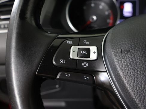 Used 2019 Volkswagen Tiguan SE AWD/4WD image 40