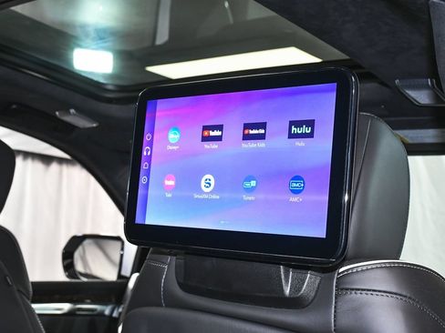 Used 2026 Cadillac Escalade ESV Platinum Sport w/ LPO, ONYX Package AWD/4WD image 54