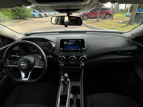 Used 2024 Nissan Sentra SV FWD image 11