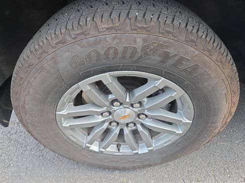 Used 2026 Chevrolet Colorado LT w/ LT Convenience Package AWD/4WD image 12