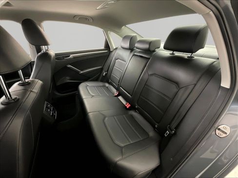 Used 2017 Volkswagen Passat 1.8T SE w/ SE Lighting Package FWD image 22