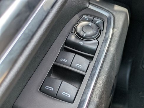 Used 2025 Chevrolet Silverado 1500 LT RWD image 19