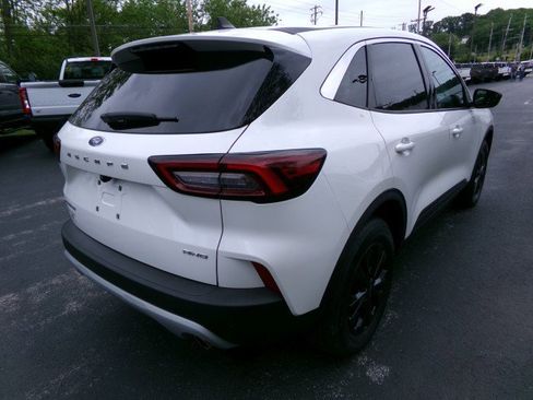 Used 2023 Ford Escape Active w/ Tech Pack #1 AWD/4WD image 9