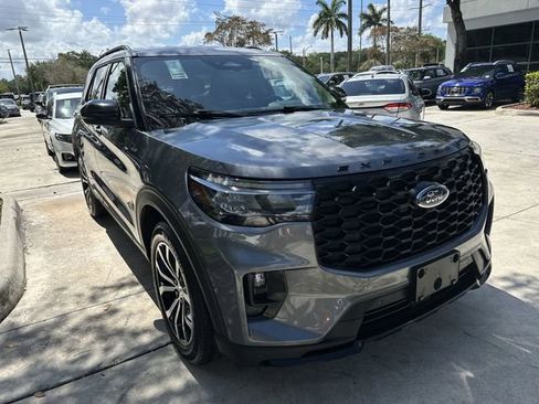Used 2025 Ford Explorer ST-Line AWD/4WD image 15