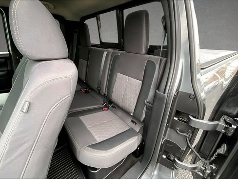 Used 2020 Nissan Titan SV w/ SV Convenience Package image 22