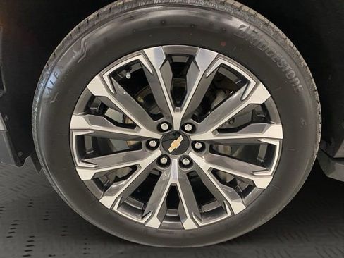 Used 2025 Chevrolet Tahoe High Country AWD/4WD image 31