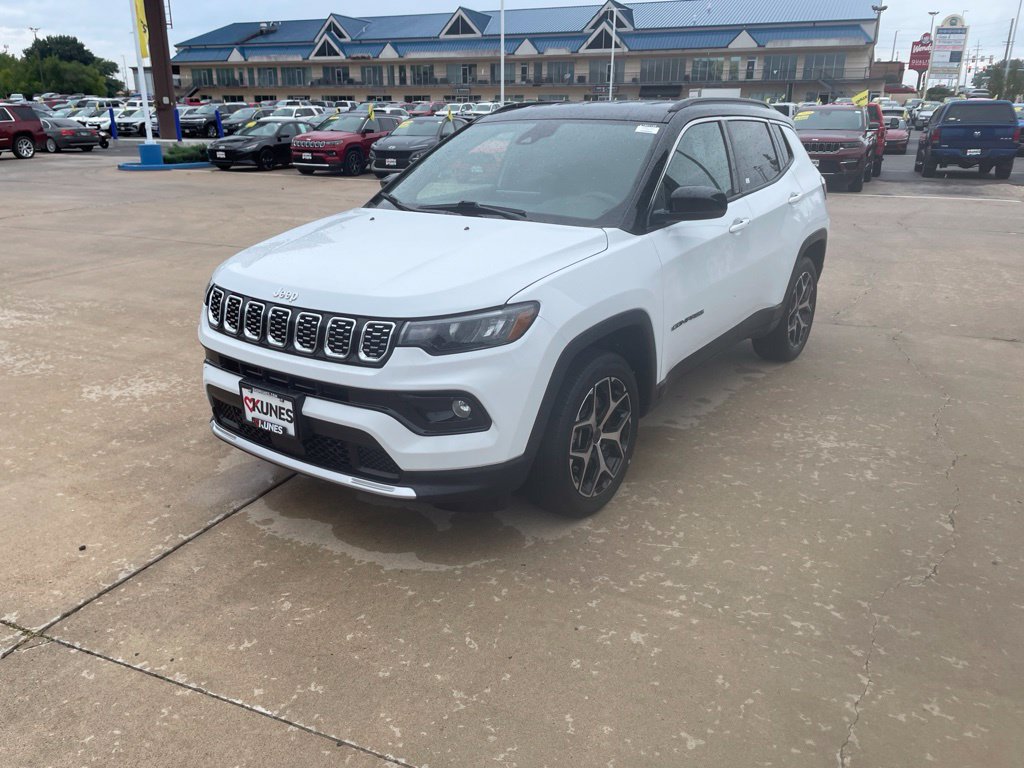 Used 2025 Jeep Compass Limited AWD/4WD image 12