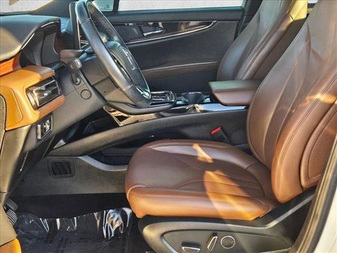 Certified 2022 Lincoln Nautilus Reserve w/ Equipment Group 201A image 18