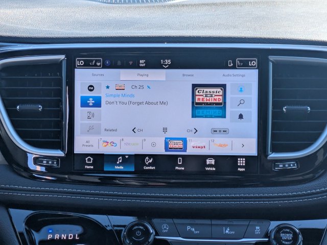 New 2026 Chrysler Pacifica Select FWD image 18