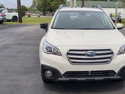 Used 2016 Subaru Outback 2.5i Premium image 3