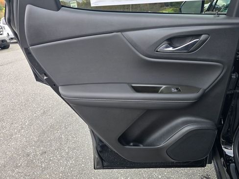 New 2025 Chevrolet Blazer LT w/ Convenience Package image 40