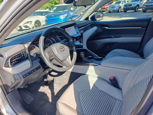 Used 2022 Toyota Camry SE FWD image 13