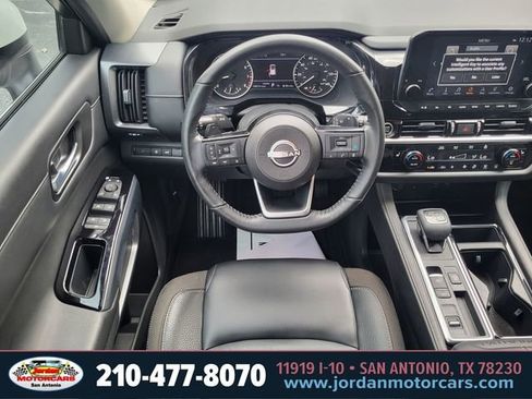Used 2023 Nissan Pathfinder SL FWD image 13