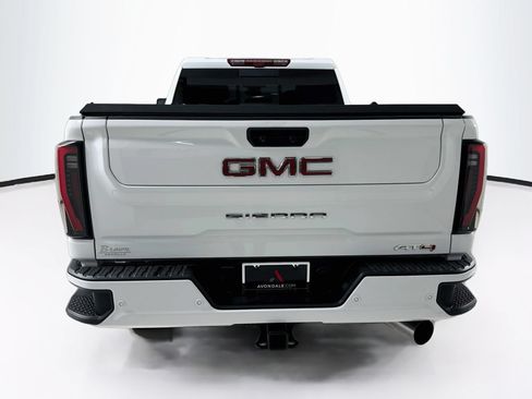 Used 2025 GMC Sierra 2500 AT4 w/ Technology Package AWD/4WD image 7