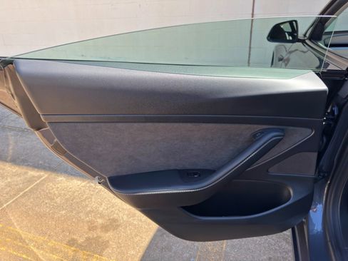 Used 2021 Tesla Model 3 Standard Range Plus image 40