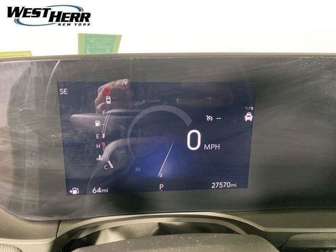 Used 2025 Buick Envista Sport Touring w/ Convenience II Package FWD image 31