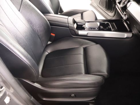 Used 2023 Mercedes-Benz GLB 250 GLB 250 image 12