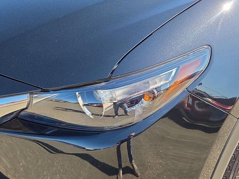 Used 2018 MAZDA CX-9 Touring w/ Touring Premium Package image 9