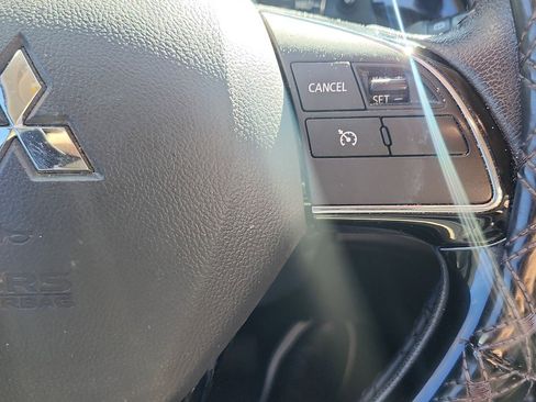 Used 2019 Mitsubishi Outlander SE image 15