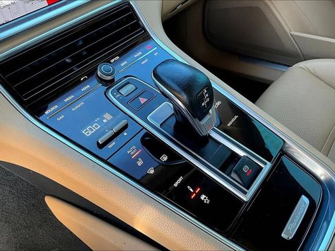 Used 2019 Porsche Panamera RWD image 15