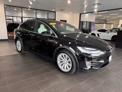 Used 2016 Tesla Model X 75D image 6