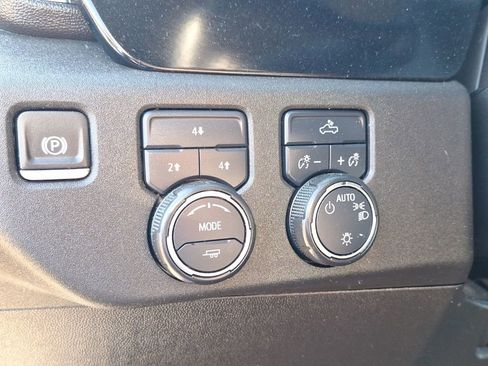 Certified 2024 Chevrolet Silverado 2500 LT image 36