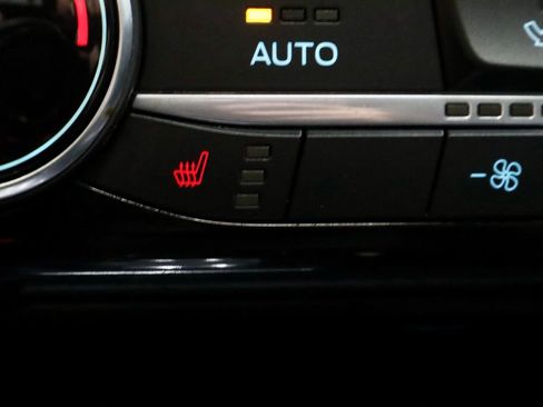 Certified 2022 Ford Escape Titanium image 5