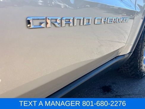 Used 2015 Jeep Grand Cherokee Limited w/ Trailer Tow Group IV AWD/4WD image 9