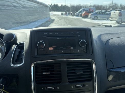 Used 2016 Dodge Grand Caravan SE w/ Quick Order Package 29E SE image 14