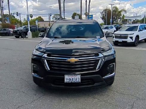 Used 2023 Chevrolet Traverse LT FWD image 3