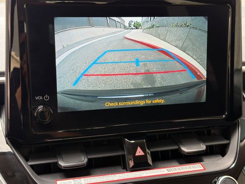 Used 2025 Toyota Corolla LE FWD image 17