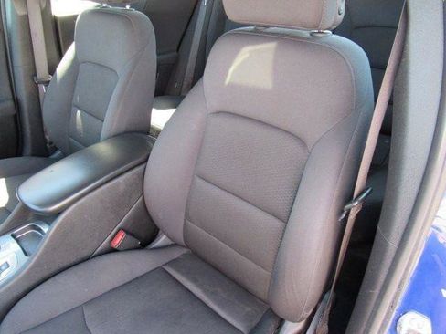 Used 2023 Chevrolet Malibu LS FWD image 19