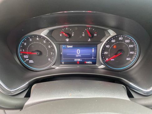 Used 2023 Chevrolet Equinox LT FWD image 19