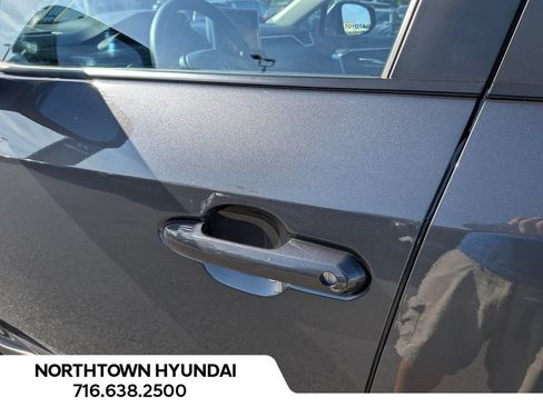 Used 2025 Toyota RAV4 XLE AWD/4WD image 37