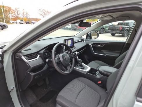 Used 2023 Toyota RAV4 XLE image 15
