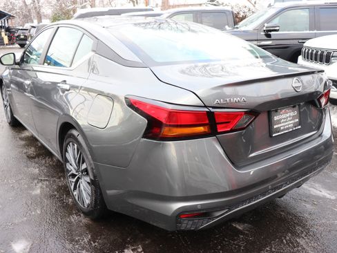 Used 2025 Nissan Altima 2.5 SV image 3