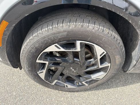 Used 2023 Kia Sportage SX image 11